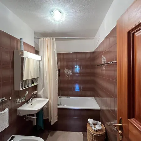 Casa Flavia Affittasi Nel Centro Di * Poschiavo